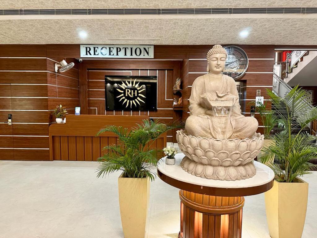 Royal Heritage Hotel & Resort Ayodhya Eksteriør billede