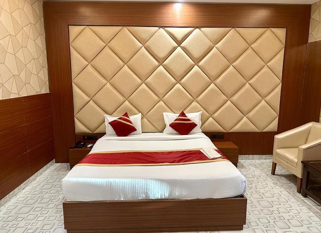 Royal Heritage Hotel & Resort Ayodhya Eksteriør billede
