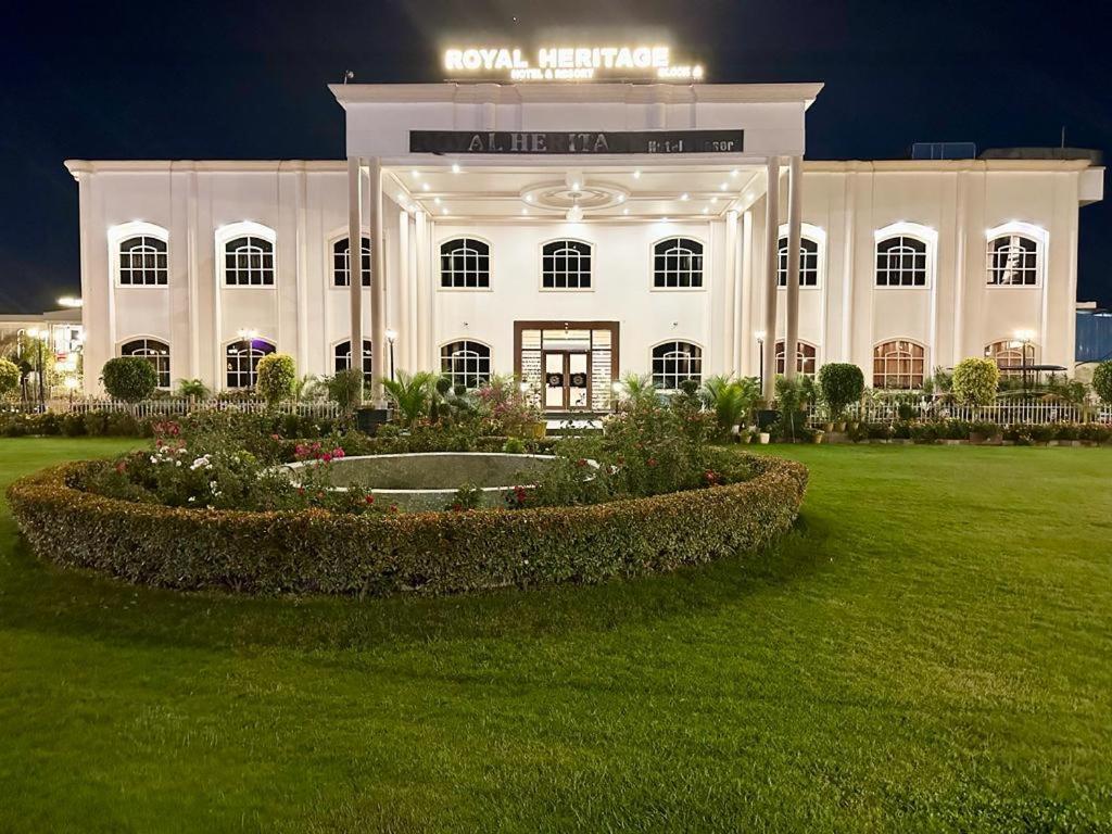 Royal Heritage Hotel & Resort Ayodhya Eksteriør billede
