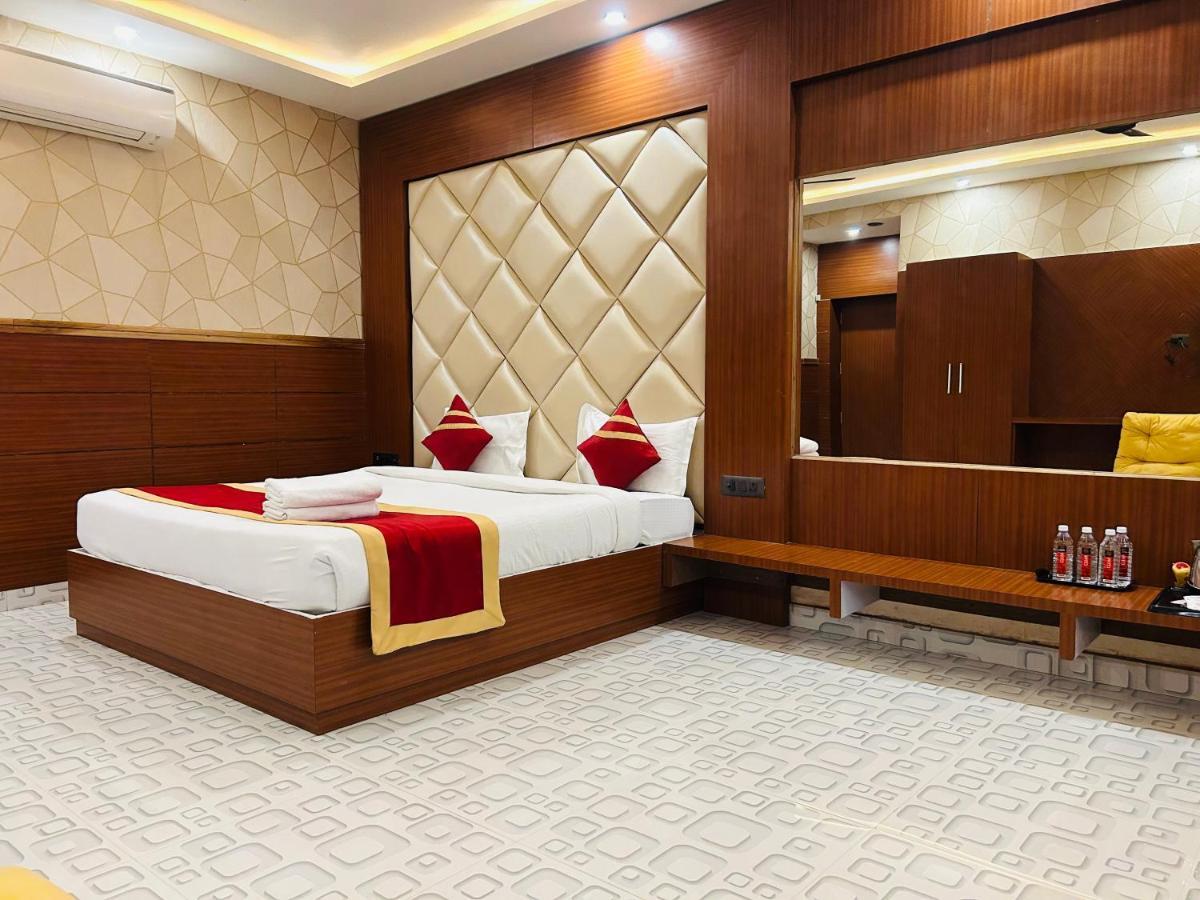 Royal Heritage Hotel & Resort Ayodhya Eksteriør billede