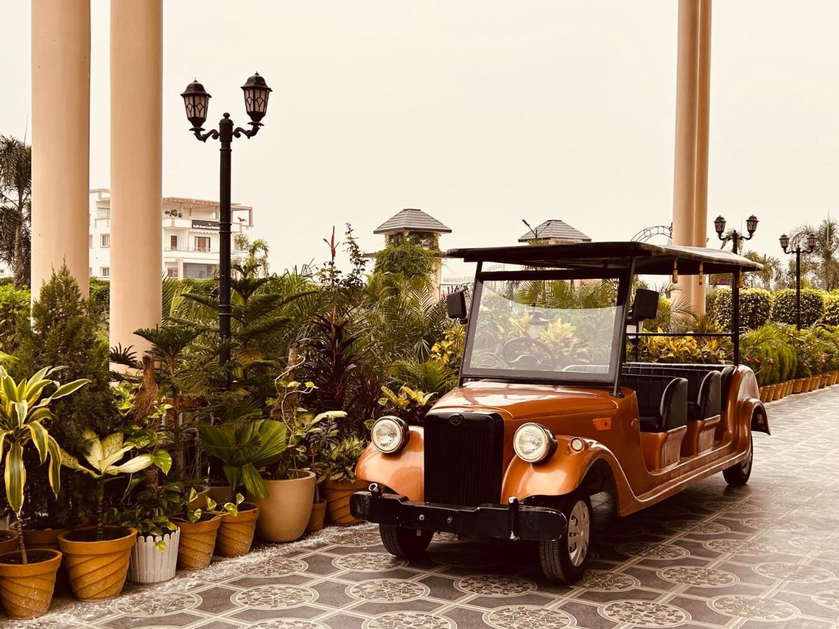Royal Heritage Hotel & Resort Ayodhya Eksteriør billede